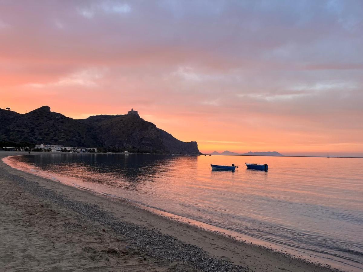 La Casetta Di Simo A Pochi Minuti Dal Mare Falcone Exteriör bild